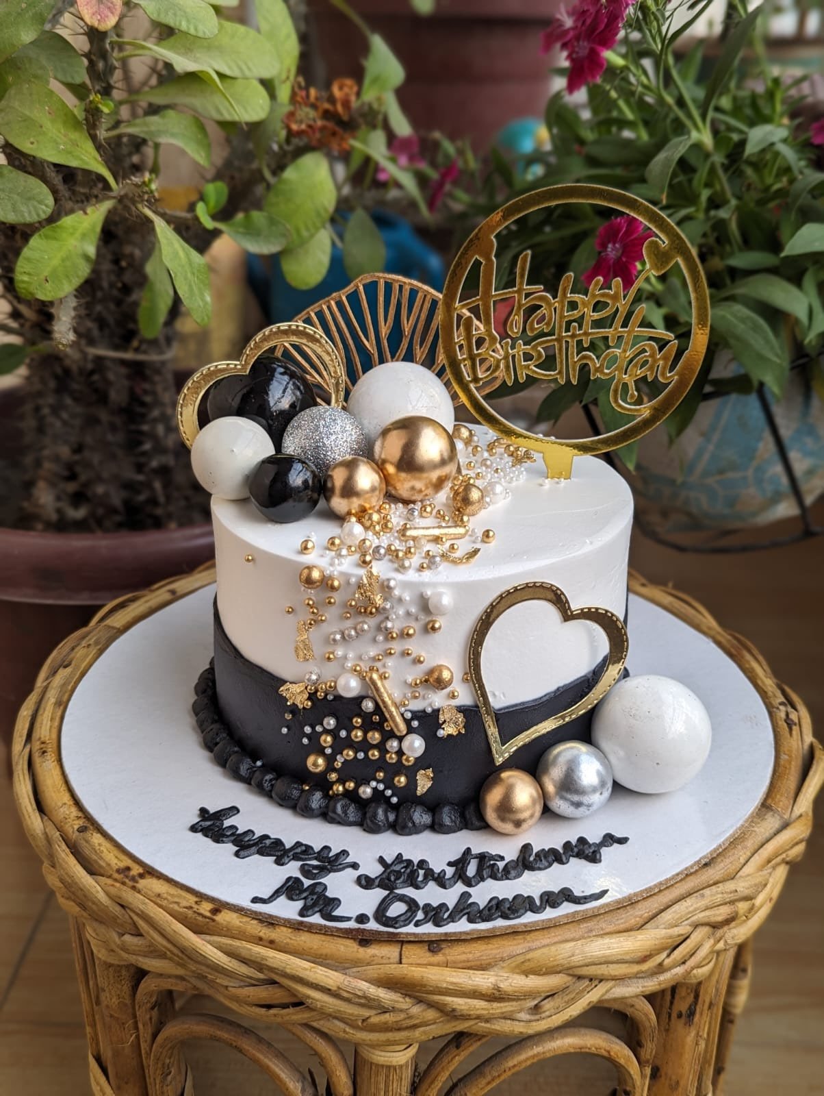 Luxury Black & Gold Birthday Cake